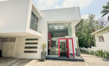 RENTO CASA MODERNA EN CONDADO DE SAYAVEDRA
