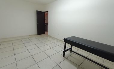 Oficina de 25 m² en Fracc. Costa Verde a media cuadra del boulevard