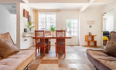 Linda Casa en Venta en el primer cuadro del centro de Tepotzotlan