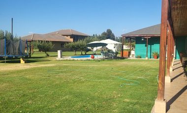 Parcela con casa y piscina en Olivar