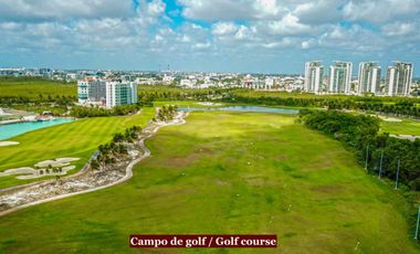 Condominio de lujo con vistas al mar y la marina, en Puerto Cancún.
