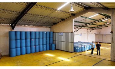 Bodegas de venta en la vía Manta-Montecristi