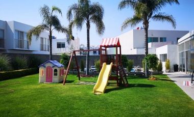 Renta casa Queretaro Juriquilla, Alberca, Frente a Walmart Bien Ubicada - Oportunidad