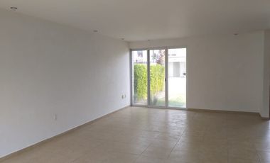 Renta casa Queretaro Juriquilla, Alberca, Frente a Walmart Bien Ubicada - Oportunidad