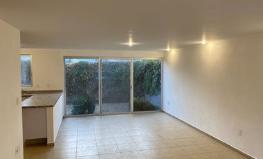 Renta casa Queretaro Juriquilla, Alberca, Frente a Walmart Bien Ubicada - Oportunidad