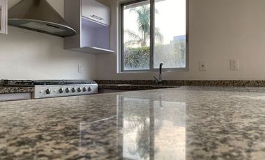 Renta casa Queretaro Juriquilla, Alberca, Frente a Walmart Bien Ubicada - Oportunidad