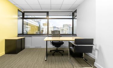Reserve un lugar para coworking o un escritorio disponible según el orden de llegada en BUENOS AIRES, American Express Retiro
