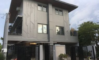 3 Storey House and Lot For Sale in Marikina City in Woodridge Heights Nr. Up Town Center, Katipunan, Ateneo and UP Diliman