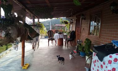 Te vendo esta hermosa casa finca prefabricada y otra casa de material en obra negra, bien barata, entre Hatillo y Girardota Antioquia