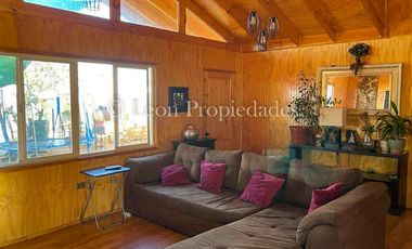 León Propiedades vende parcela con 2 casas ,en sector las achiras, Curacaví