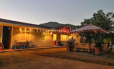 León Propiedades vende parcela con 2 casas ,en sector las achiras, Curacaví