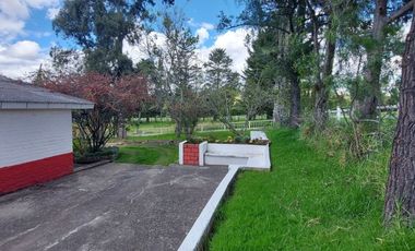 Vendo espectacular propiedad en Zhullin sector bodegas de colineal, Universidad UNAE