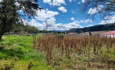 Vendo espectacular propiedad en Zhullin sector bodegas de colineal, Universidad UNAE