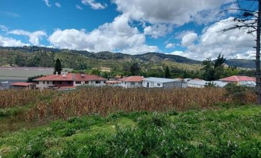 Vendo espectacular propiedad en Zhullin sector bodegas de colineal, Universidad UNAE