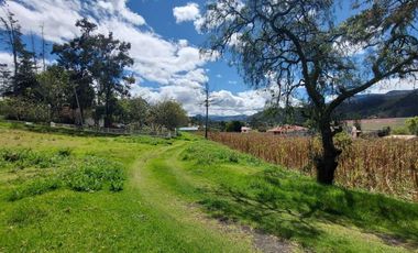 Vendo espectacular propiedad en Zhullin sector bodegas de colineal, Universidad UNAE