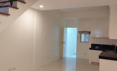 House and Lot For Sale in Teachers Village Quezon City with 4 Bedrooms and 4 Toilet/Bath PH2613