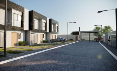 Cerca de Autopista México - Cuernavaca, Una Casa con Alberca Cuernavaca Morelos