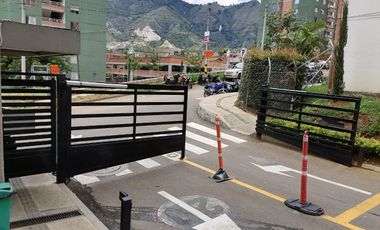 VENDO LOCAL EN UNIDAD CERRADA