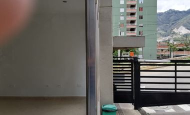 VENDO LOCAL EN UNIDAD CERRADA