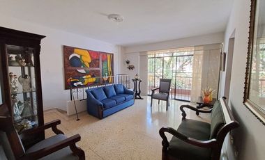 VENDO HERMOSA CASA CON TERRAZA EN BARRIO MESA ENVIGADO