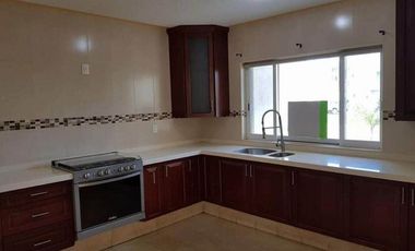 CASA EN RENTA  EN QUINTAS LIBERTAD