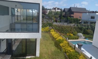 Excelente en Venta Casa Mediterranea Concón 4 dormitorios, 3 niveles -