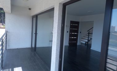Excelente en Venta Casa Mediterranea Concón 4 dormitorios, 3 niveles -
