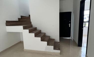 PRE-VENTA DE CASA EN EL FRACCIONAMIENTO JARDINES DEL SAUCE ALBERCA COMÚN