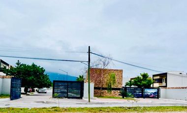 PRE-VENTA DE CASA EN EL FRACCIONAMIENTO JARDINES DEL SAUCE ALBERCA COMÚN