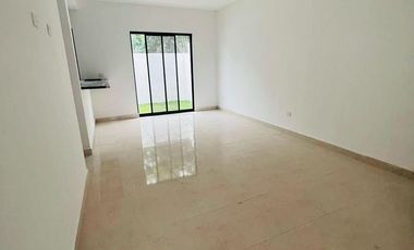 PRE-VENTA DE CASA EN EL FRACCIONAMIENTO JARDINES DEL SAUCE ALBERCA COMÚN