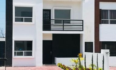 PRE-VENTA DE CASA EN EL FRACCIONAMIENTO JARDINES DEL SAUCE ALBERCA COMÚN