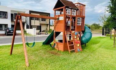 PRE-VENTA DE CASA EN EL FRACCIONAMIENTO JARDINES DEL SAUCE ALBERCA COMÚN