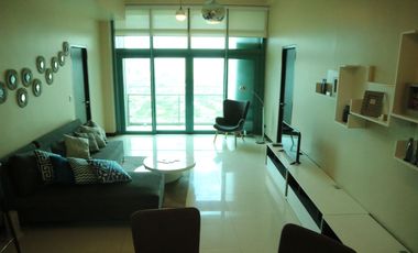For Sale: 8 Forbestown Road 2-BEDROOM Condo with Parking Facing Golf Course in Burgos Circle BGC Taguig
