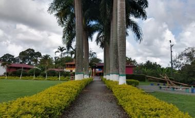 Hotel Campestre en Venta -Zona Pueblo Tapao