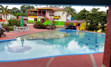 Hotel Campestre en Venta -Zona Pueblo Tapao