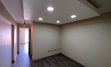 venta excelente oficina 403 en Edificio Santa Maria