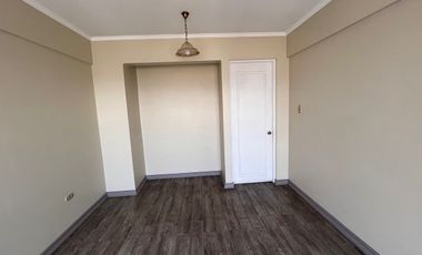 venta excelente oficina 403 en Edificio Santa Maria