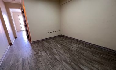 venta excelente oficina 403 en Edificio Santa Maria