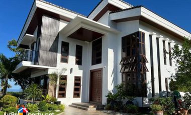 For Sale Furnished House with Swimming plus Roof Deck in Amara Liloan Cebu