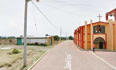 SE VENDE TERRENO CON CONSTRUCCIONES