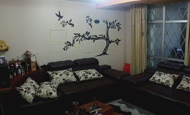 Casa en VENTA, Sector semi-comercial tras el Santa Maria del Terminal Quitumbe, Sur de Quito, Ecuador