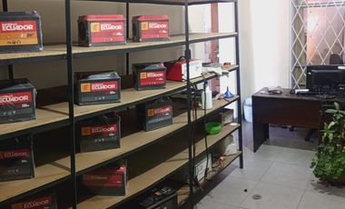 Casa en VENTA, Sector semi-comercial tras el Santa Maria del Terminal Quitumbe, Sur de Quito, Ecuador
