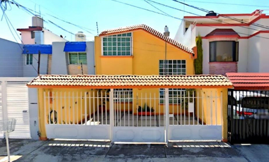 Casa en venta en Calle de Lima, Valle Dorado, Tlalnepantla, VPV