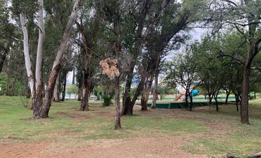 Venta 2 Casas de 1 piso, 2 Departamentos y una Bodega LAS TORRES Monterrey ESQUINA especial para INVERSION (Amplio Terreno con 5 Unidades Rentables)