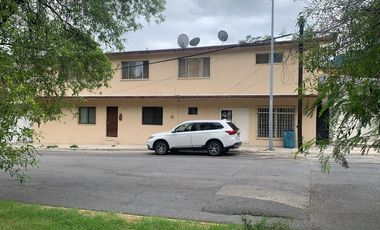 Venta 2 Casas de 1 piso, 2 Departamentos y una Bodega LAS TORRES Monterrey ESQUINA especial para INVERSION (Amplio Terreno con 5 Unidades Rentables)