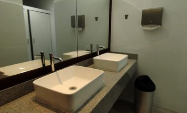 ALQUILO LOCAL DE 5 PISOS EN EL CENTRO HISTORICO EXCELENTE UBICACION – MUY CERCA DE LA PLAZA DE ARMAS- JIRON ICA