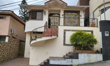 Casa de venta en la Urbanización Ceibos Norte, 4 dormitorios.