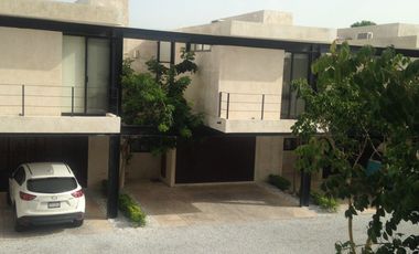 VILLA AMUEBLADA MODERNO EN RENTA EN PRIVADA EN COLONIA MONTES DE AMÉ.
