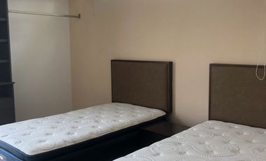 VILLA AMUEBLADA MODERNO EN RENTA EN PRIVADA EN COLONIA MONTES DE AMÉ.