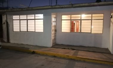 Venta Casa en obra blanca, con terreno, en esquina, todos los servicios.